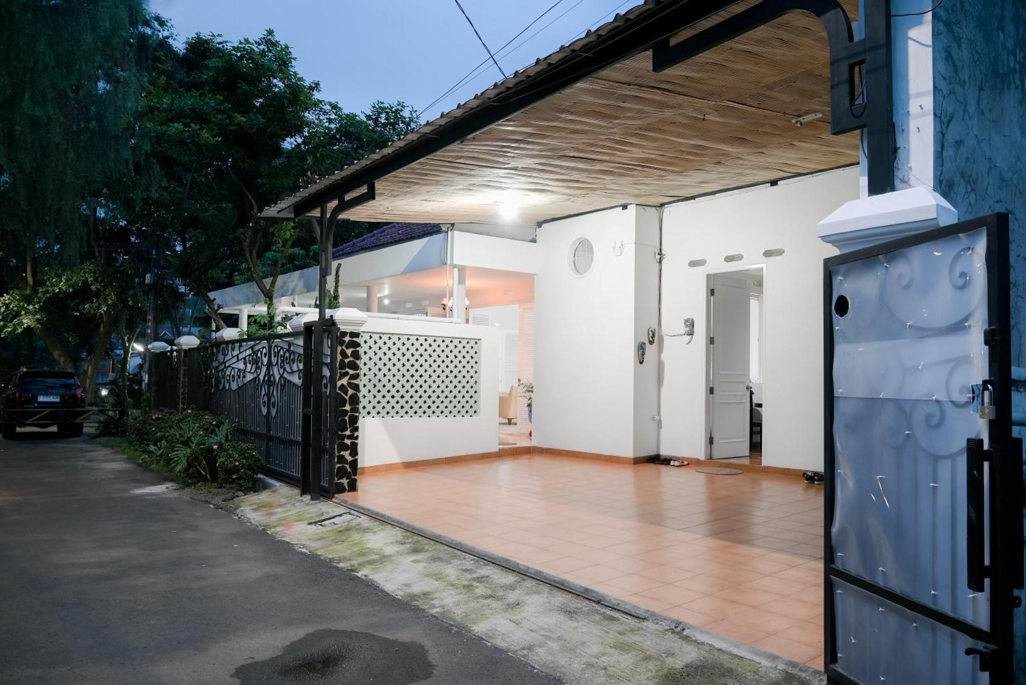 Kirana Guest House Bogor Luaran gambar