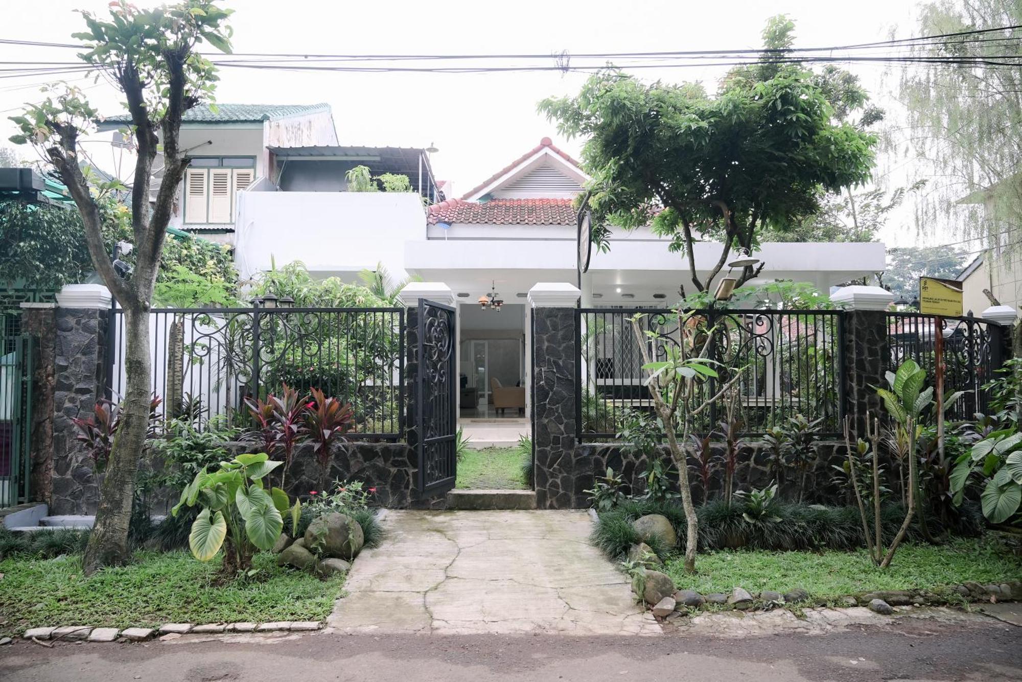 Kirana Guest House Bogor Luaran gambar